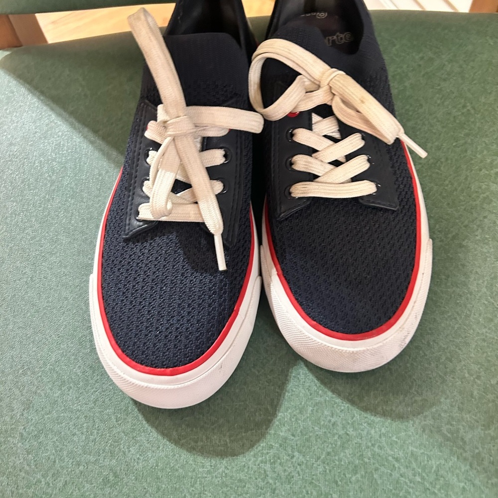 🛍️ Tommy Hilfiger ladies 6med red/white/blue shoes